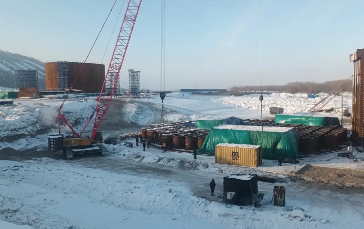 В Якутии начали монтаж коффердама главного пилона Ленского моста