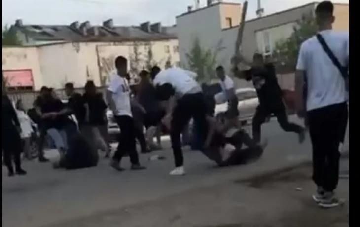 День города в Ленске закончился массовой дракой и смертью человека
