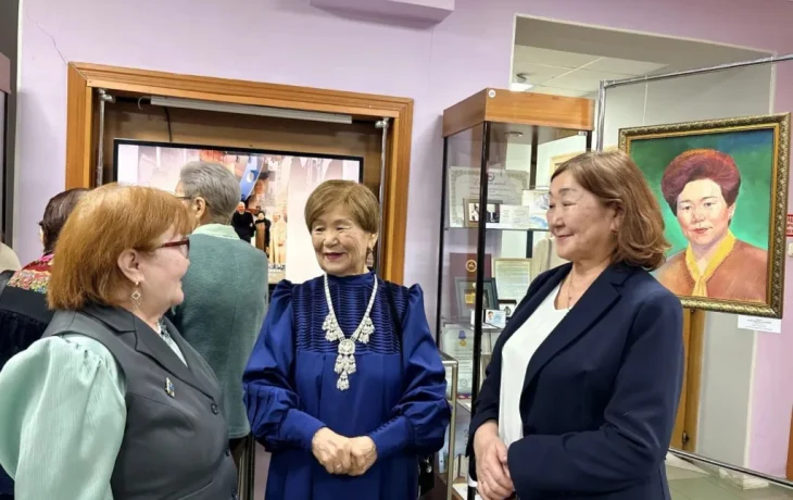 В Якутске открылась выставка к 85-летию Люлии Григорьевой