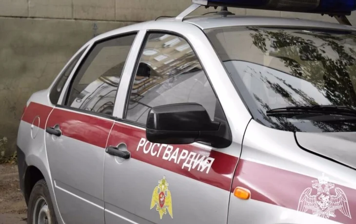 В Якутске 22-летняя девушка устроила пьяный дебош в гостинице