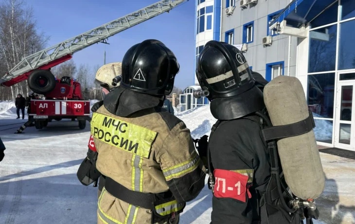 Масштабные пожарно‑тактические учения прошли в Ленске