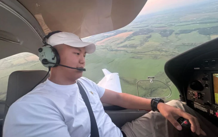 &laquo;Бэйэм дойдубар олохтоох авиалинияҕа үлэлиир былааннаахпын&raquo;: авиационнай&nbsp;училище&nbsp;устудьуона Айаал Соловьев