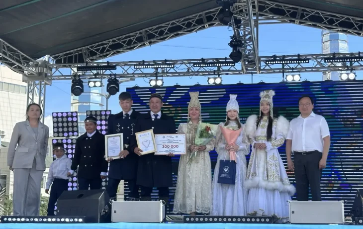 В Якутске наградили победителей конкурса &laquo;Семья года &mdash; 2026&raquo; и вручили премии по 300 тысяч рублей