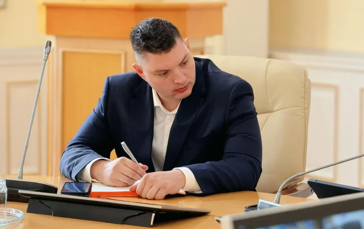 Герой России Николай Соболев завершил стажировку в Министерстве образования Якутии