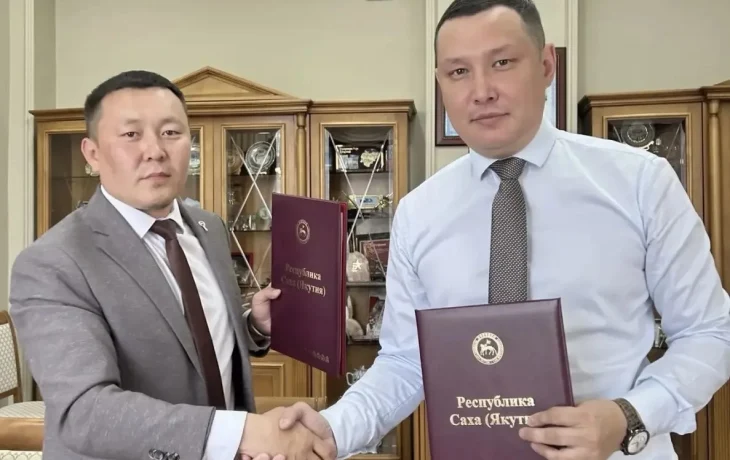 Водителям правительства Якутии шьют новую форму, а их руководство учится ораторствовать и давится земляникой