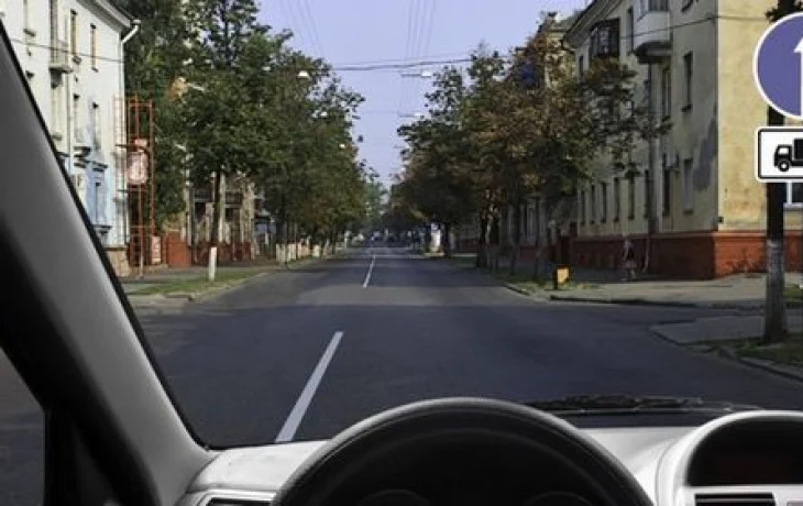 Синий круг со стрелкой кого ограничивает &mdash; не спешите с выводами: 30% ошибок на экзамене по ПДД