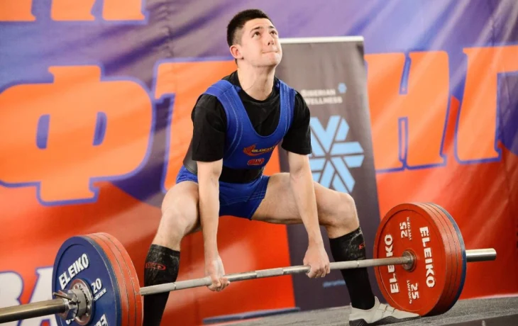 Якутский пауэрлифтер выполнил норматив мастера спорта России в 17 лет