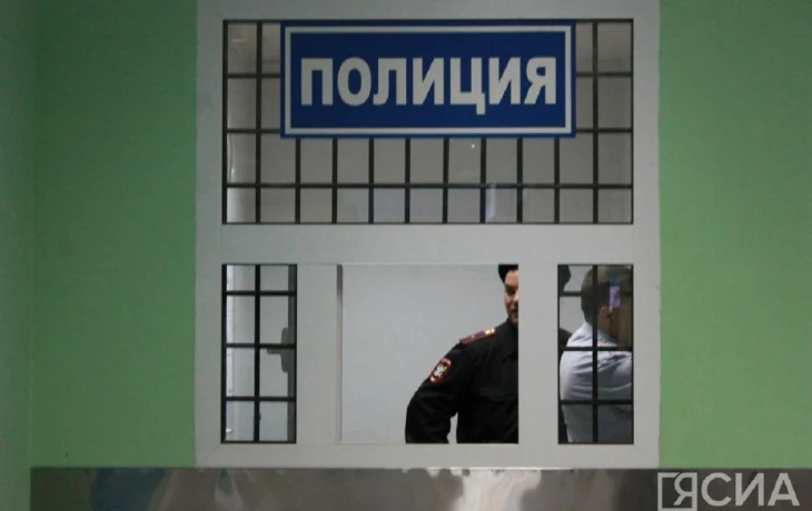 В Якутске мужчина залез в чужую квартиру через окно и украл золотые украшения