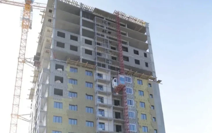 В Мирном строят арендный дом на 158 квартир для молодых специалистов и участников СВО