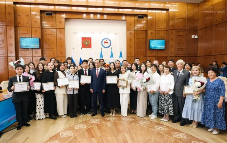 100 баллов по ЕГЭ и демоэкзамену: выпускников Якутии наградили за высокий результат