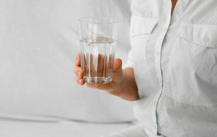 Вода &mdash; это жизнь! Или нет? Разбираемся в мифе о стакане воды натощак вместе &mdash; на кону наше здоровье и жизнь