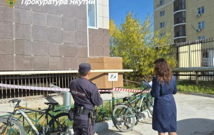7-летняя девочка погибла после падения с девятого этажа в Якутске