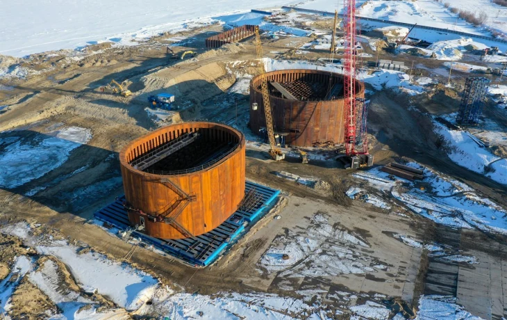Как будут выводить коффердамы Ленского моста в русло реки