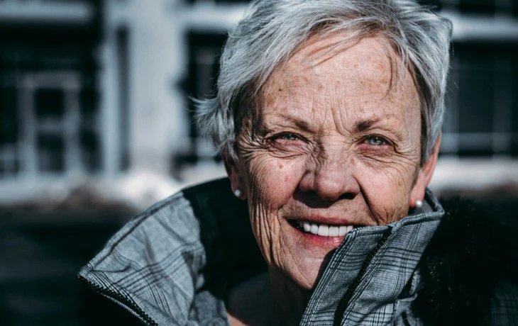 Старость не в радость &mdash; вот 3 необычные и неочевидные вредные привычки, которые старят ваше лицо, рождая на нем больше морщин и усталости