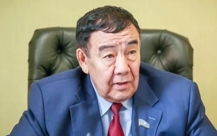 Айсен Николаев выразил соболезнования родным и близким Александра Уарова