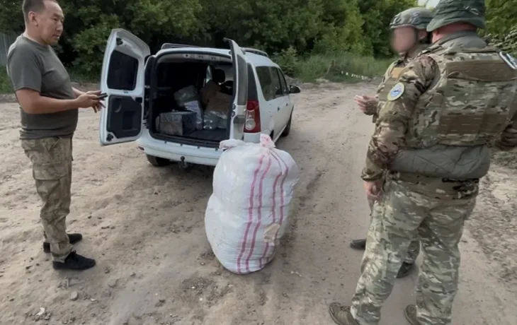 Более 100 адресных посылок передали военнослужащим из Якутии в зоне СВО за неделю