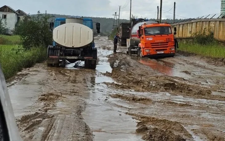 На Намцырском тракте из-за разрушения дороги перестали ходить автобусы