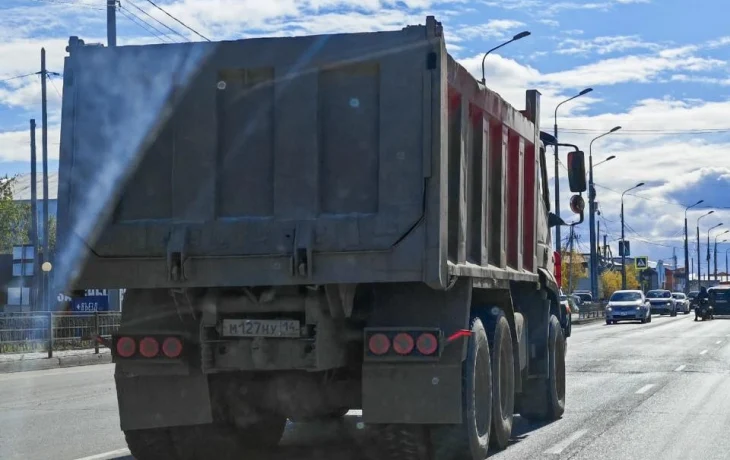 В Якутске проводят проверки большегрузных транспортных средств