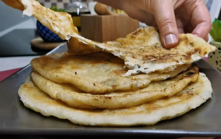 Заменит и&nbsp;хлеб, и&nbsp;чебуреки: готовлю сытные мясные лепёшки на&nbsp;сухой сковороде&nbsp;&mdash; съедаются за&nbsp;минуту