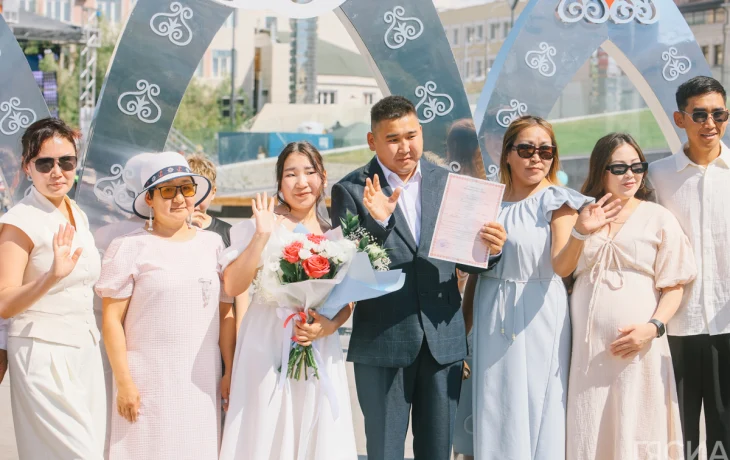В центре Якутска состоялась церемония заключения брака