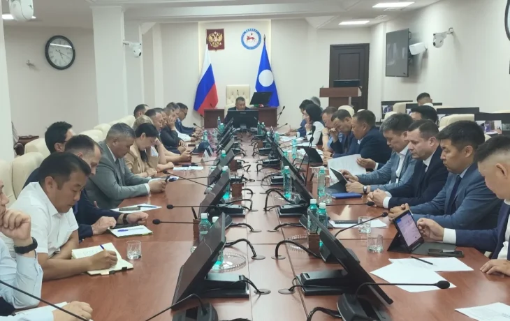 В Якутии вручили госнаграды ДНР за вклад в восстановление и поддержку участников СВО
