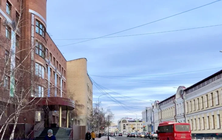 В Якутске водитель автобуса оштрафован за оскорбление коллеги в мессенджере