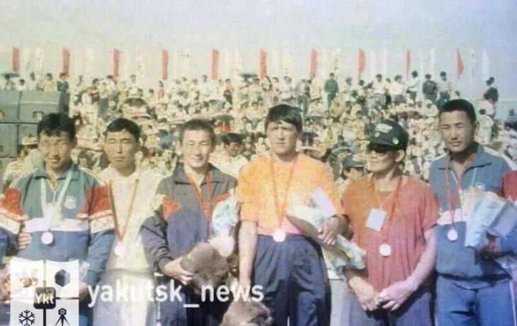 Фотофакт: В 1991 году победителя "Игр Дыгына" наградили шапкой из ондатры