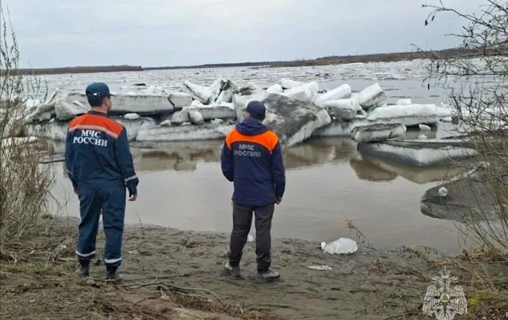 Ледоход на Лене идет по Жиганскому району, на Колыме - двумя участками