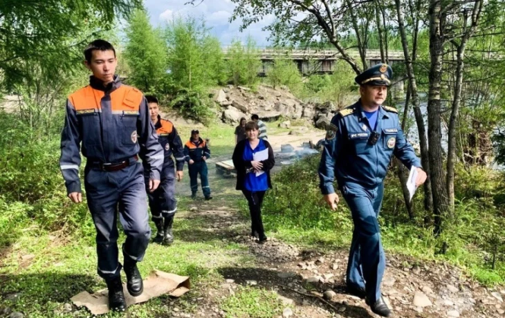 В Якутии оштрафовали родителей за оставление детей у водоемов без присмотра