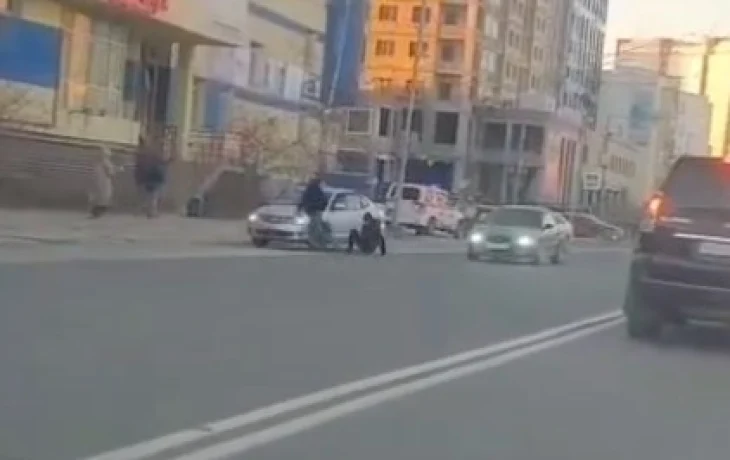 Драка после остановки автомобиля в Якутске пресечена полицией