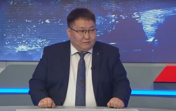 Заместитель главы Якутска Владислав Слепцов в прямом эфире рассказал об уборке свежевыпавшего снега