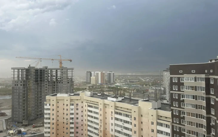 Более 5 тысяч человек остаются без света в Якутии после ураганного ветра