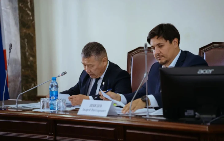 Садовников поручил подать тепло во все жилые дома Якутска ко Дню города