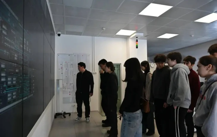 &laquo;Сахатранснефтегаз&raquo; посетили с экскурсией ученики ФТЛ