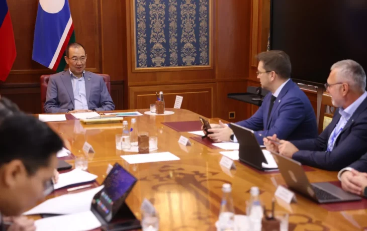 Глава Якутии провёл рабочую встречу с председателем Байкальского банка Сбера Рушаном Сахбиевым