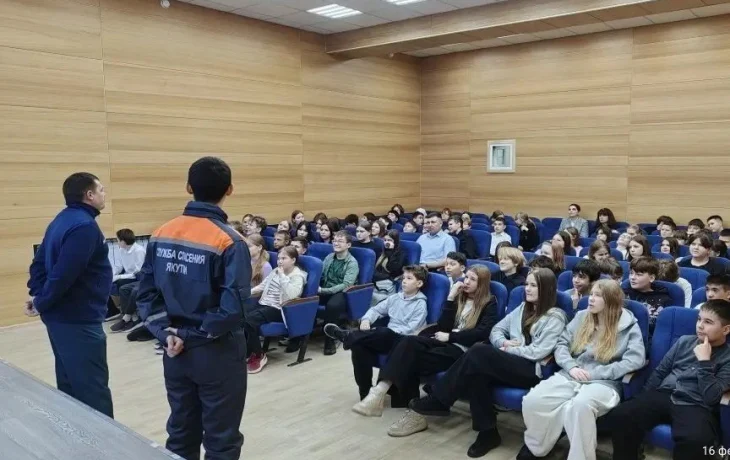 В Якутии проходят встречи со спасателями в рамках акции &laquo;Безопасный лёд&raquo;