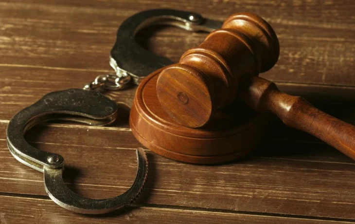 В Якутске ранее судимые граждане обворовали магазин