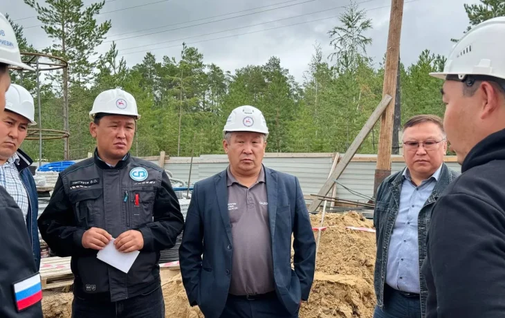Дмитрий Садовников проверил строительство соцобъектов в Мегино-Кангаласском районе