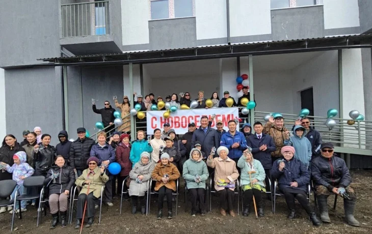 В Среднеколымске ввели первый каменный многоквартирный дом