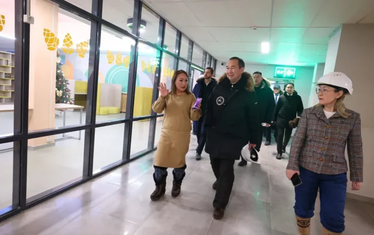 Айсен Николаев проверил строительство интерната Адаптивного комплекса в Якутске