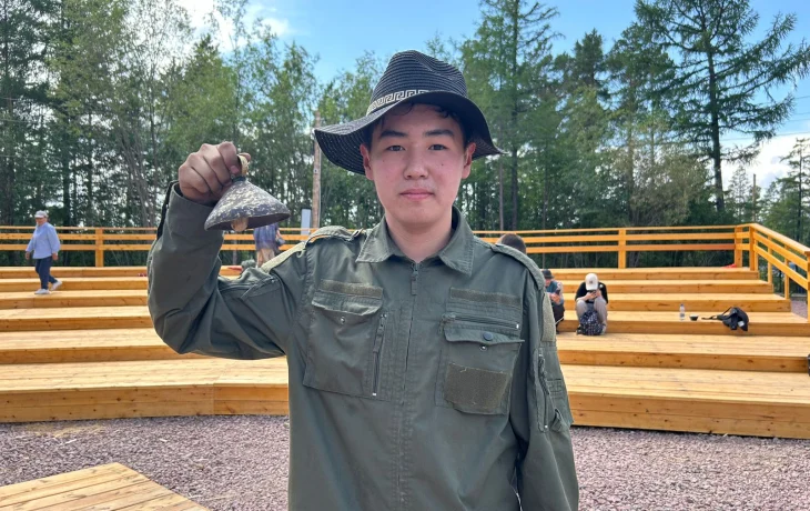 Ысыах Олонхо: 17-летний кузнец из Чурапчи стал лучшим в изготовлении колокольчиков кэнгилэн
