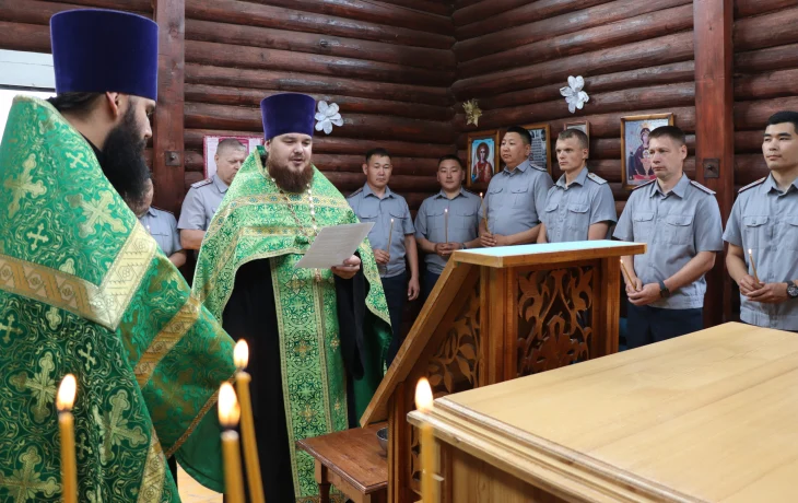 Сотрудник УФСИН приняли участие в богослужении
