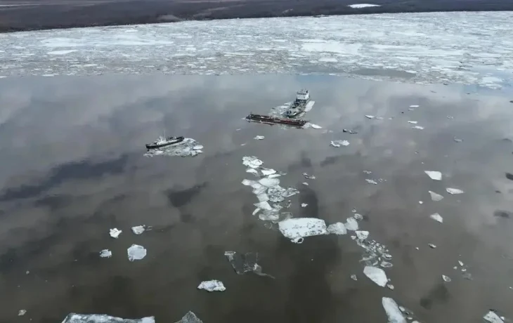 Из-за ледохода на Индигирке унесло десять судов