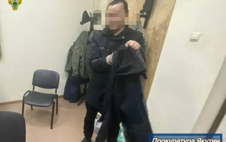 Житель Якутии до смерти избил знакомого табуретом из-за того, что жена потерпевшего жаловалась на домашнее насилие