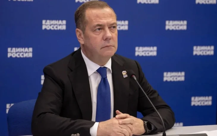 Дмитрий Медведев напомнил кандидатам предварительного голосования &laquo;Единой России&raquo; об обязательном условии участия в выборах