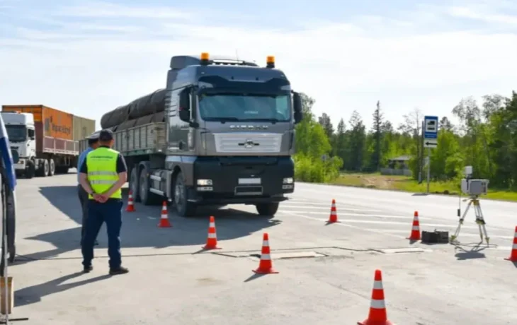 Водителям грозит штраф в 600 тысяч рублей и лишение прав за отказ от прохождения весового и габаритного контроля