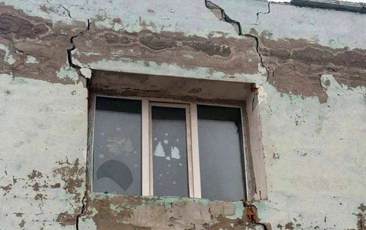 Забытые: В Якутске тысячи людей остаются в аварийных домах на фоне миллиардных проектов