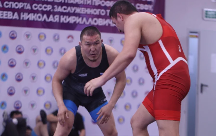 В Якутске выявили чемпионов республики по вольной борьбе среди ветеранов