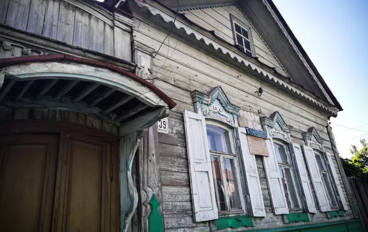 Настоящий старинный дом: это не музей крестьянского быта, а реальность &mdash; такие деревянные избы до сих пор есть в России