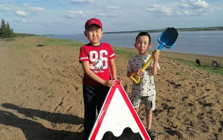 &laquo;Ваши права!&raquo;: порядок на улицах якутского села Хоро наводят &laquo;малыши-патрульные&raquo;